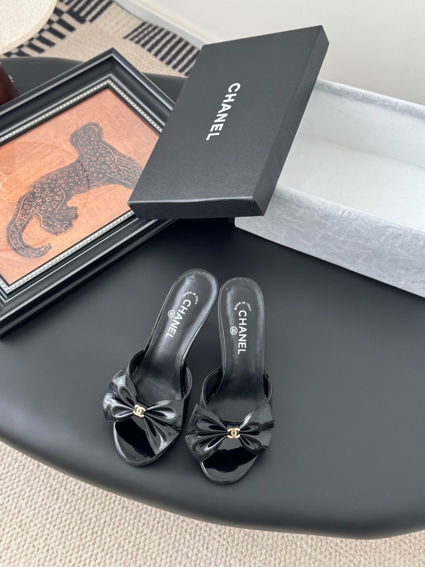 CHANEL Woman