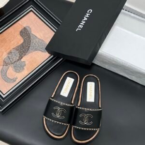 CHANEL Woman