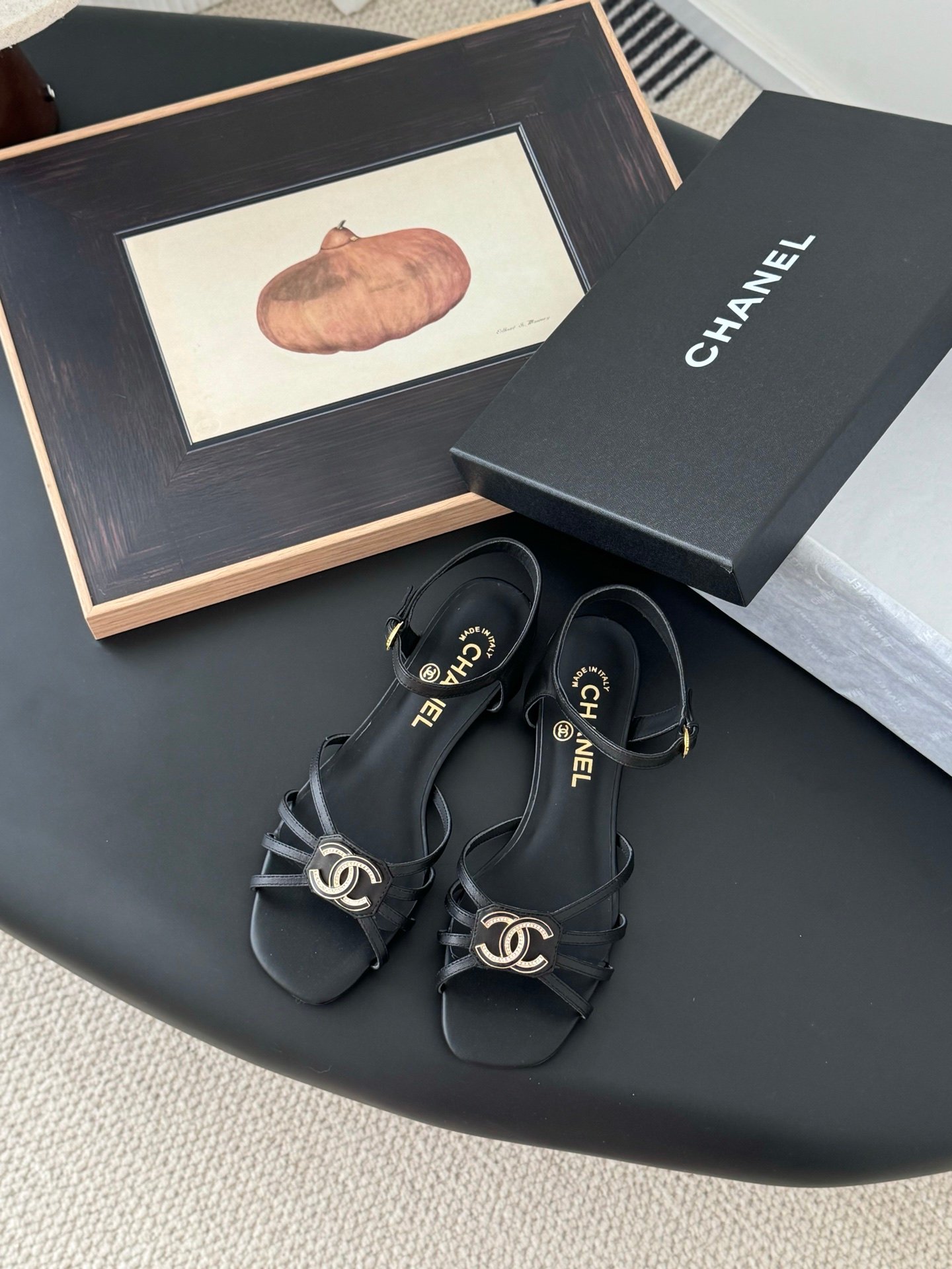 CHANEL Woman