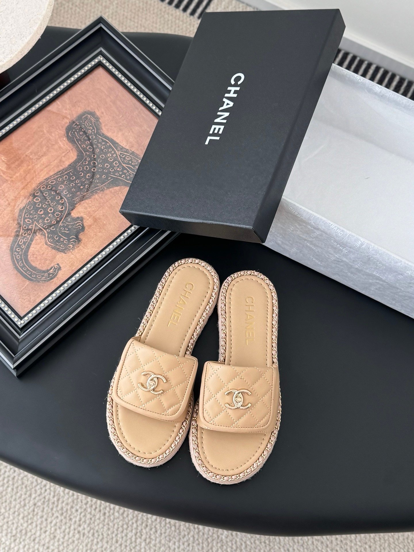 CHANEL Woman