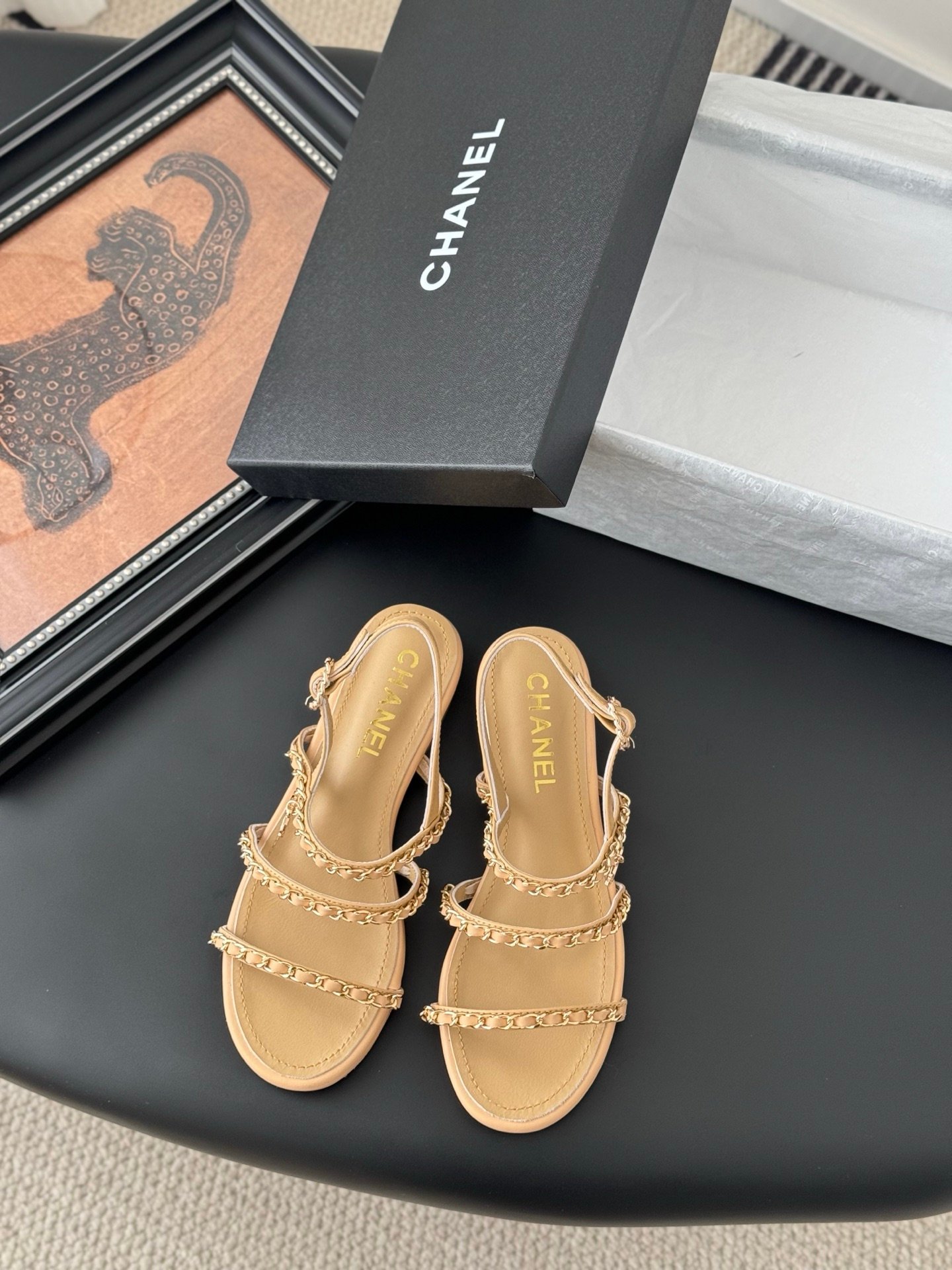 CHANEL Woman