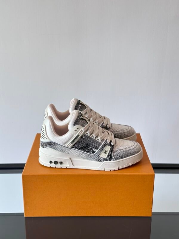LV MAN