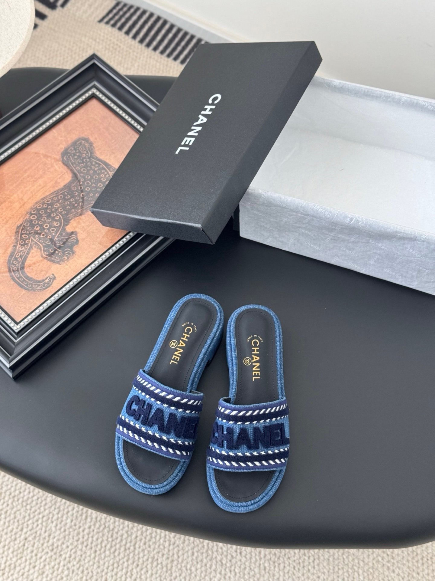 CHANEL Woman
