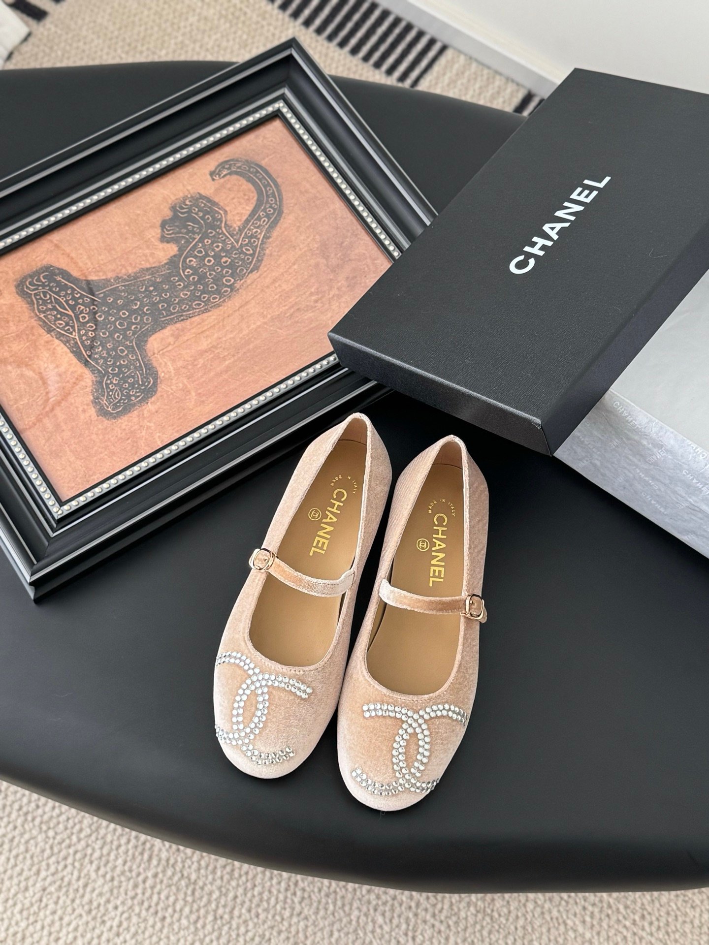 CHANEL Woman