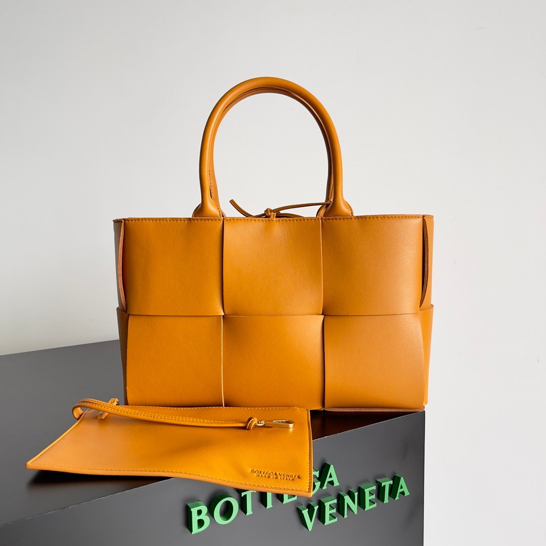 BOTTEGA VENETA