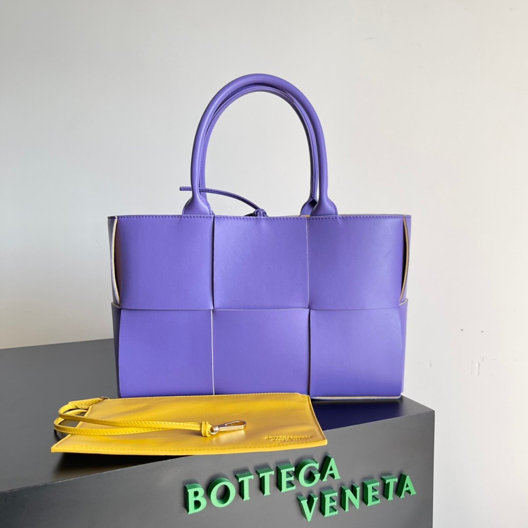 BOTTEGA VENETA