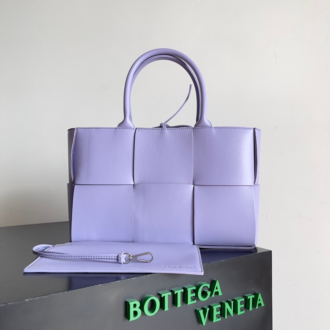 BOTTEGA VENETA