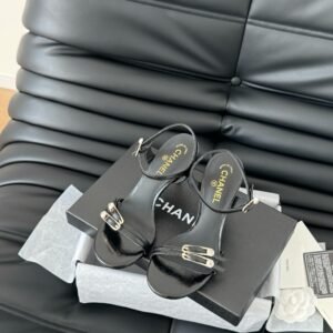CHANEL Woman