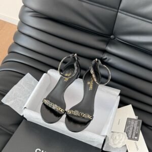 CHANEL Woman
