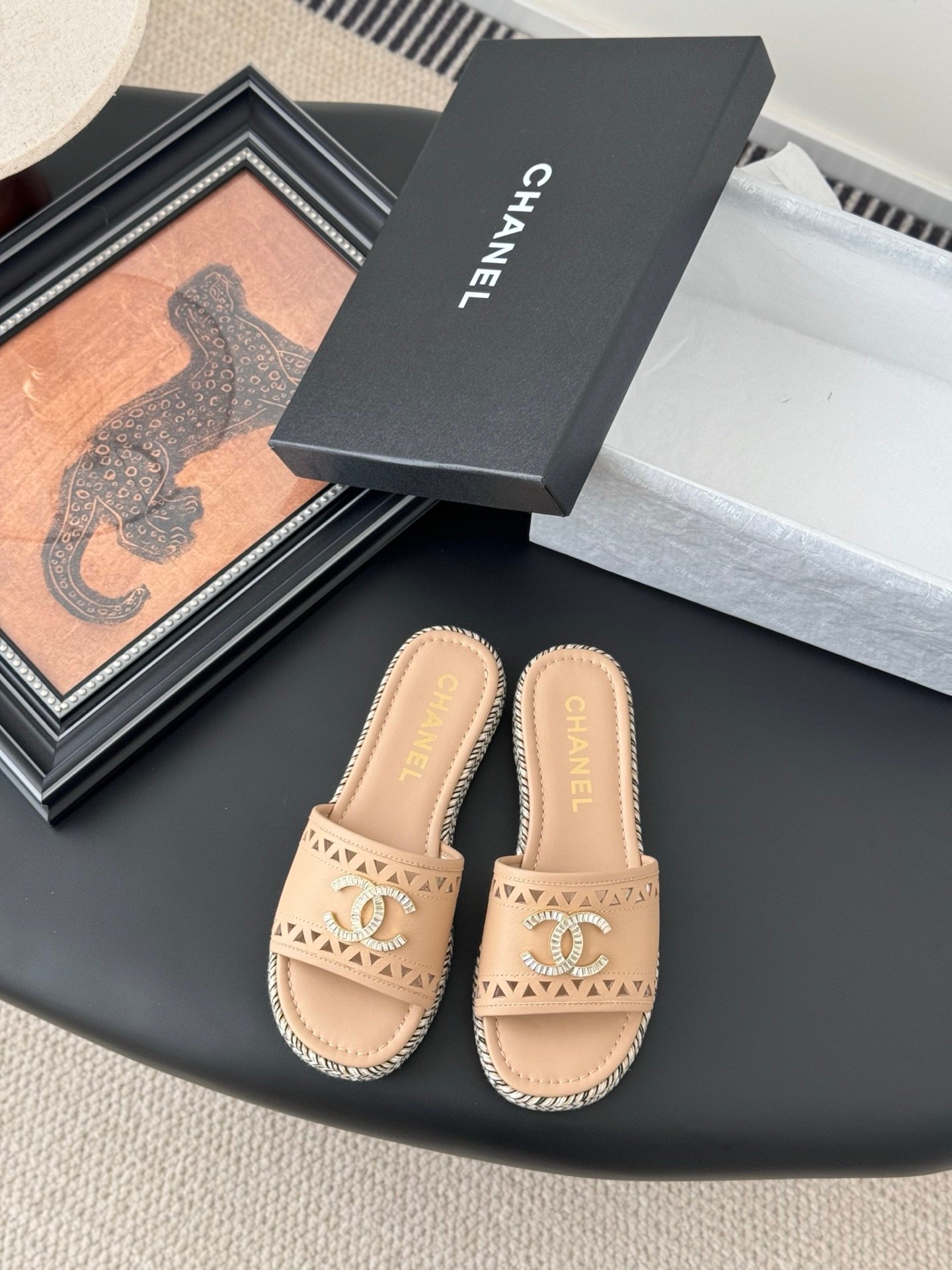 CHANEL Woman