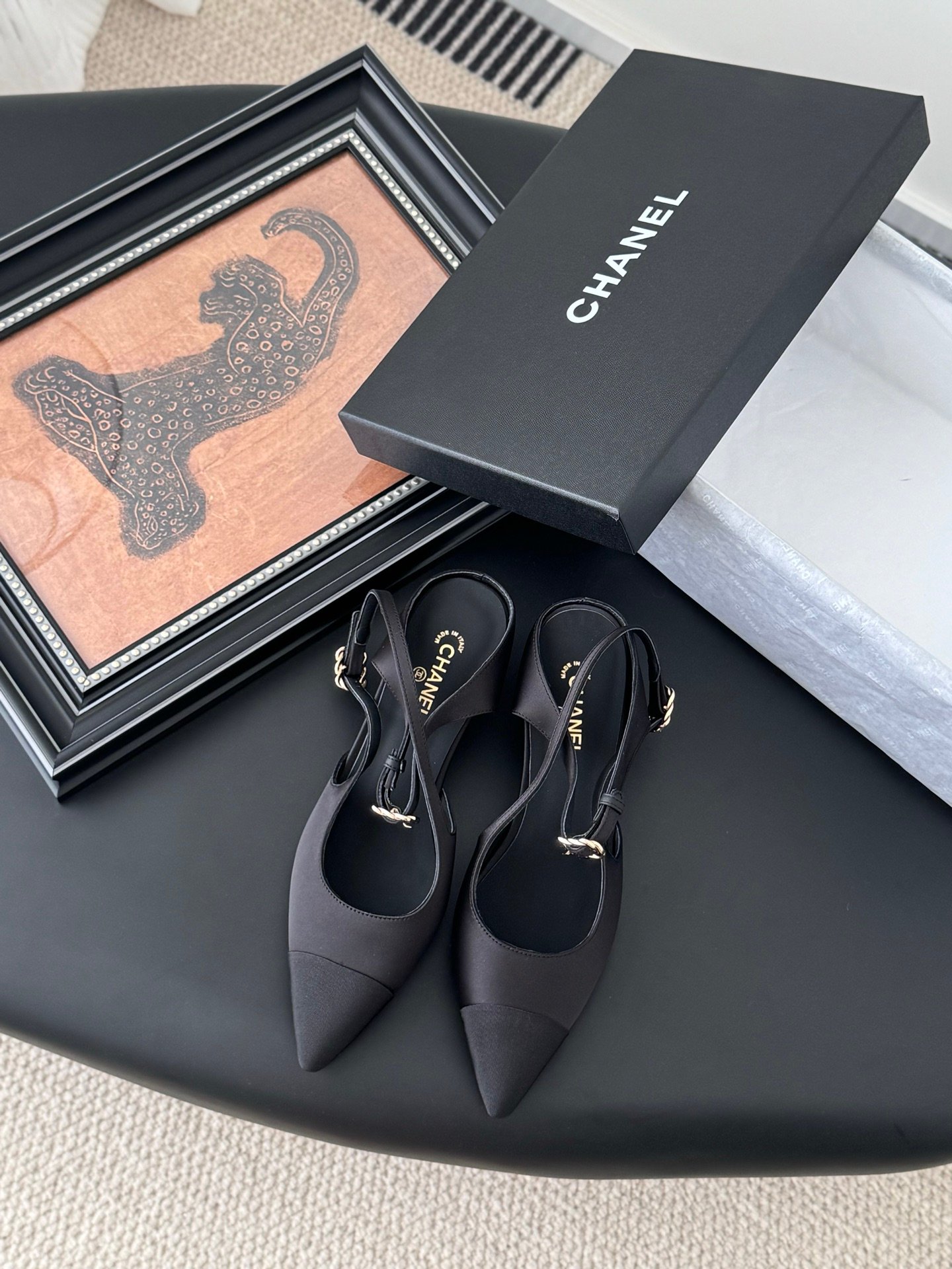CHANEL Woman