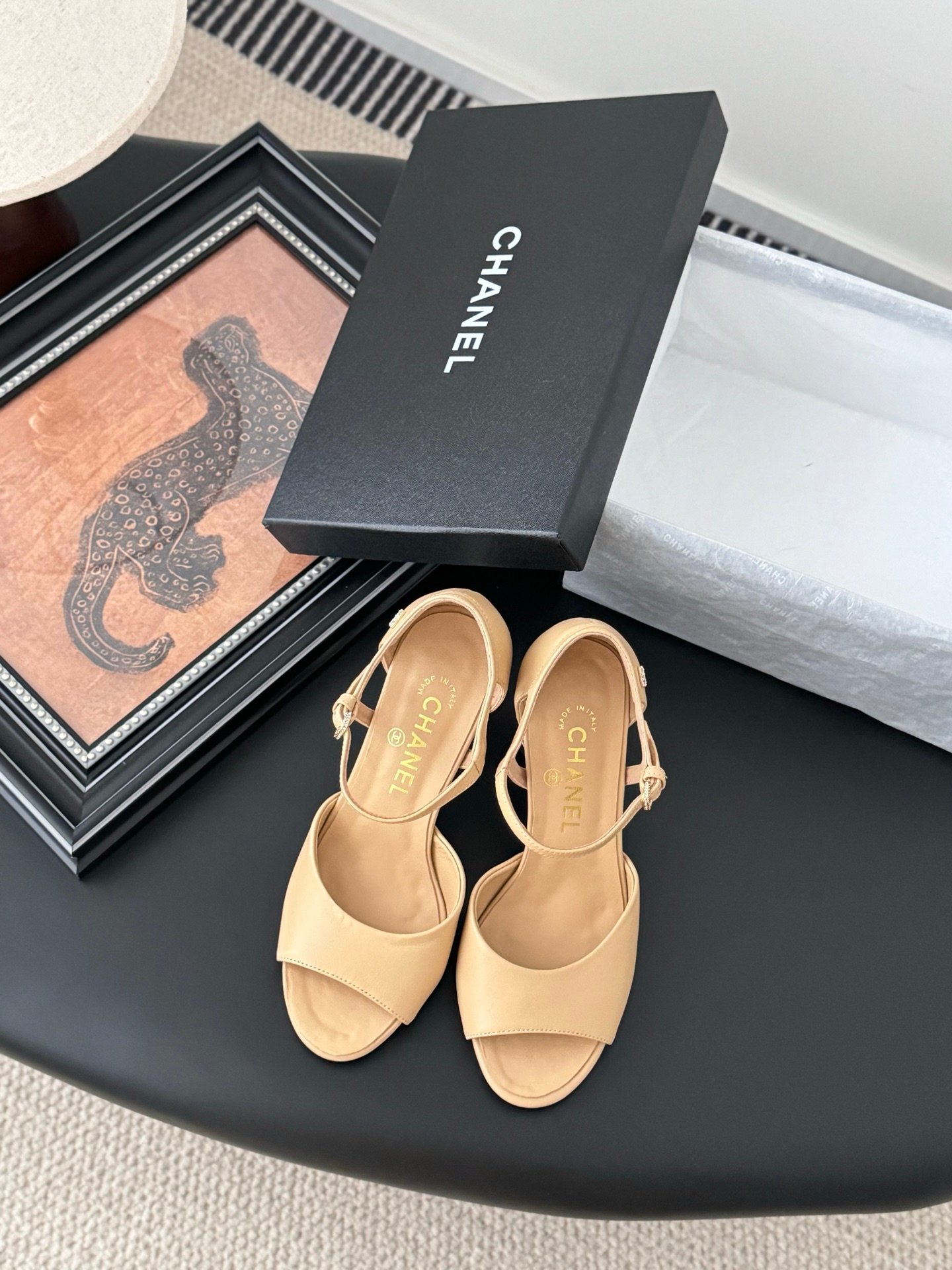 CHANEL Woman