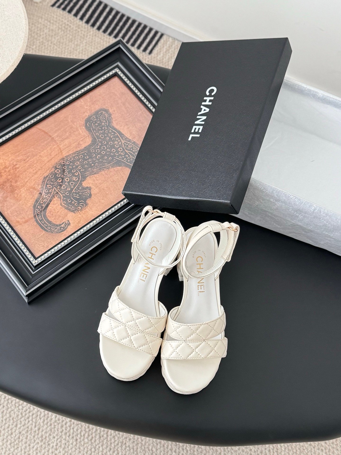 CHANEL Woman
