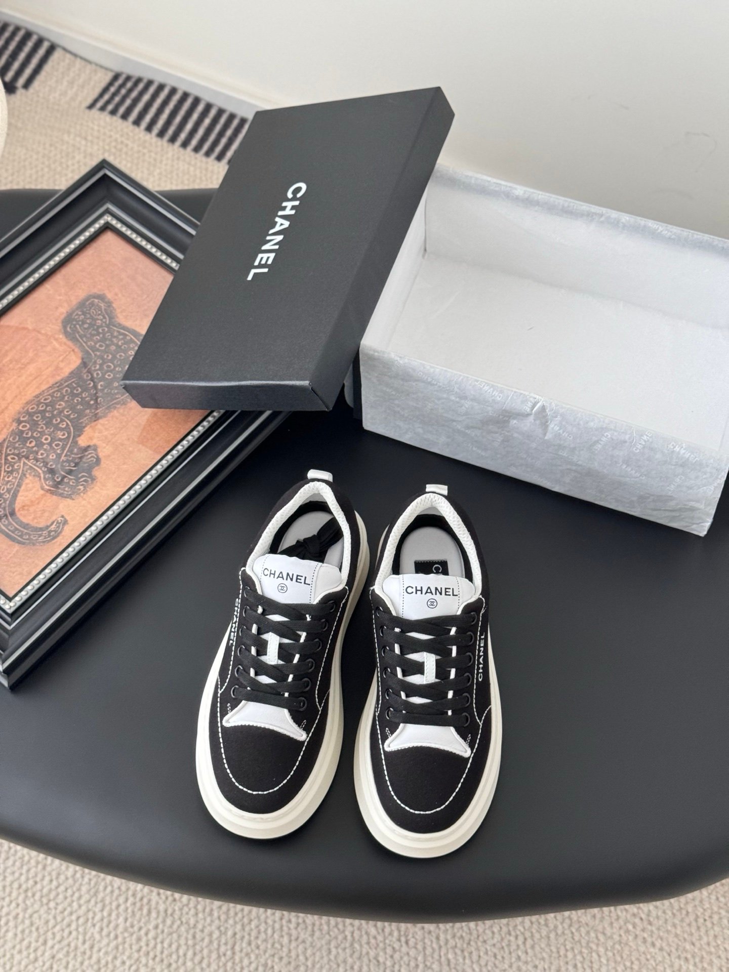 CHANEL Woman