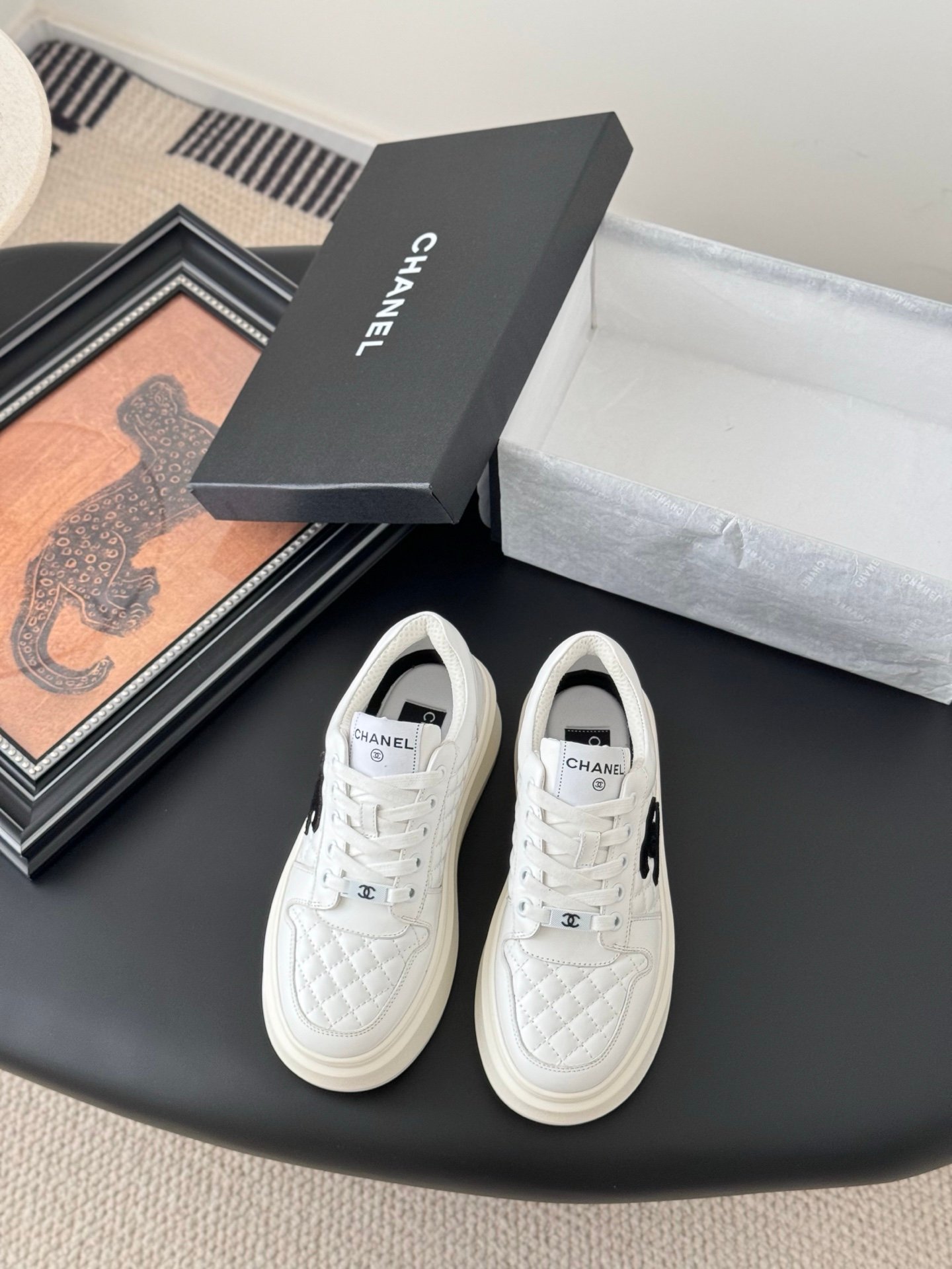 CHANEL Woman