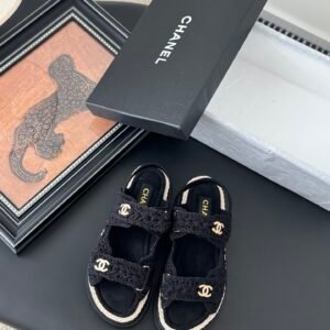 CHANEL Woman