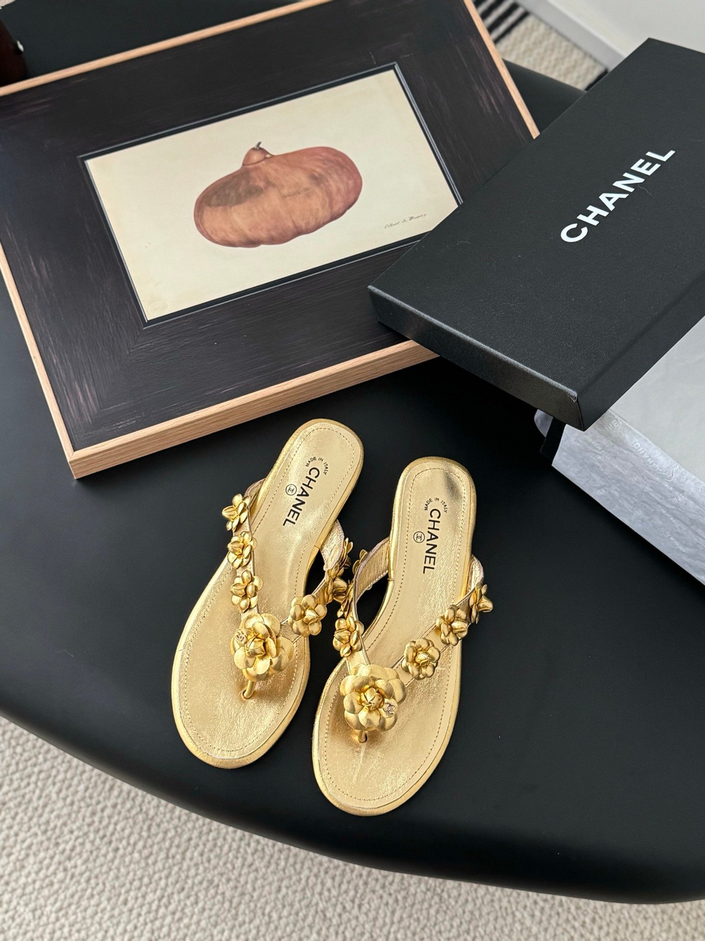 CHANEL Woman