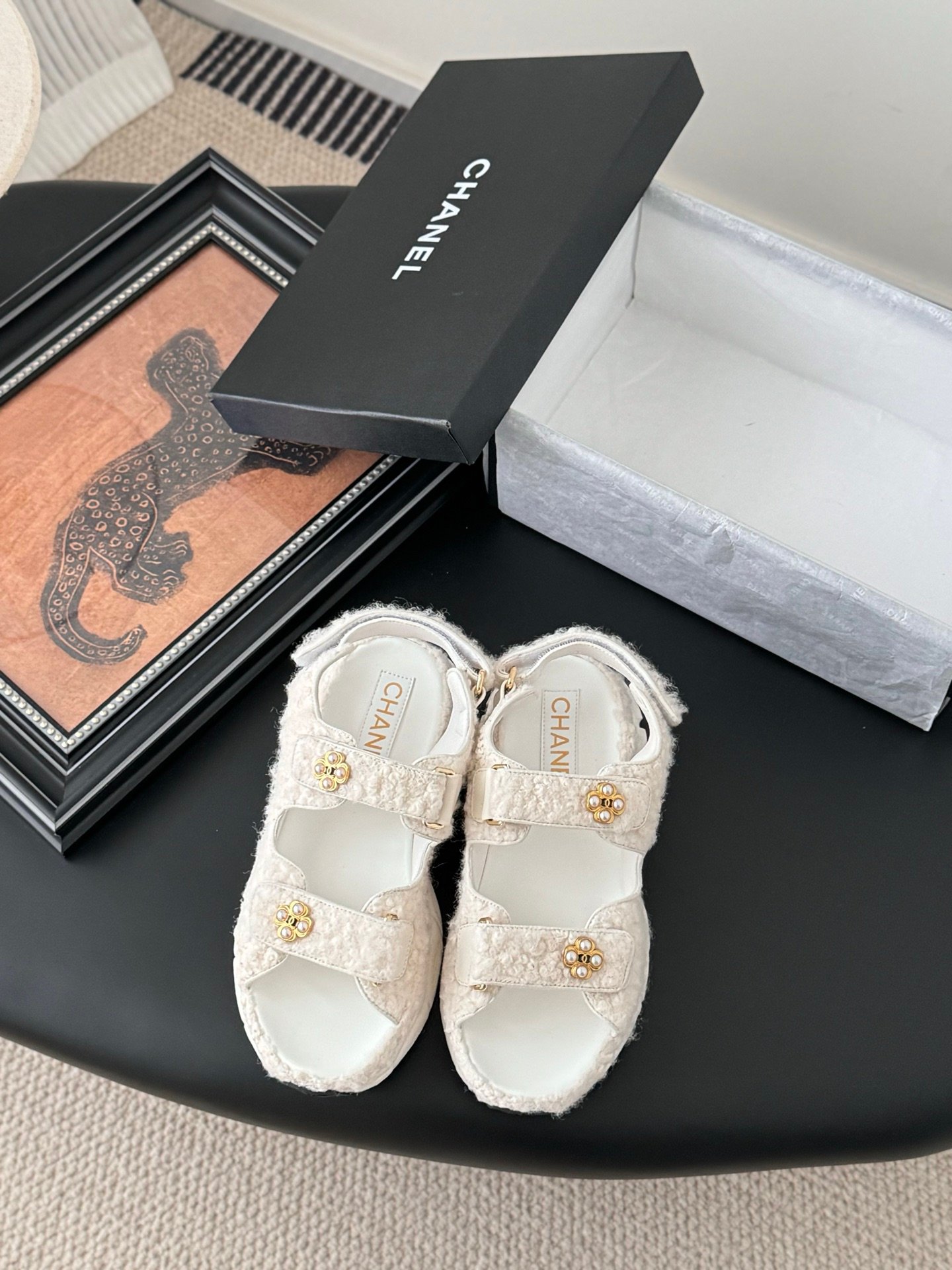 CHANEL Woman