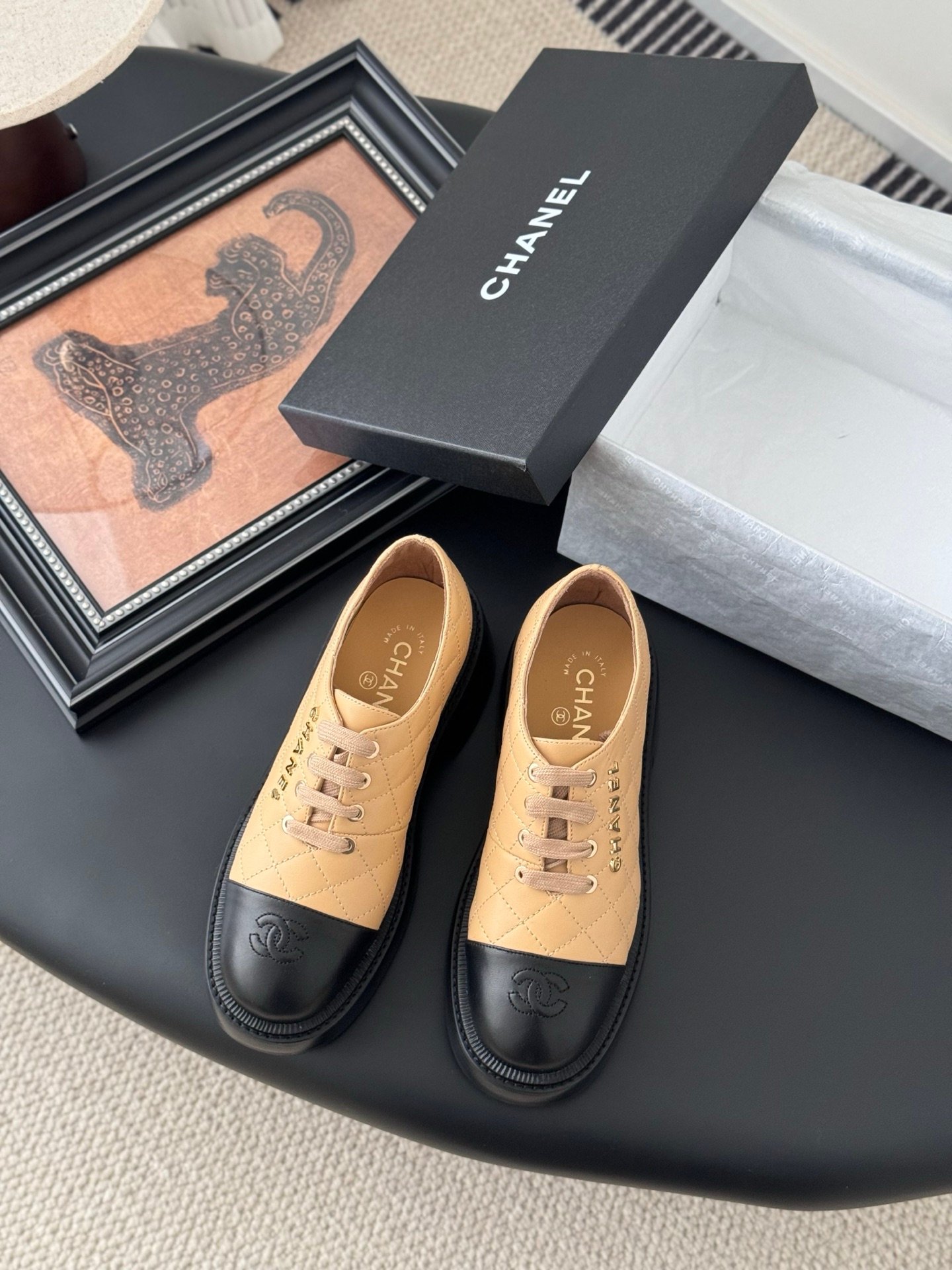 CHANEL Woman