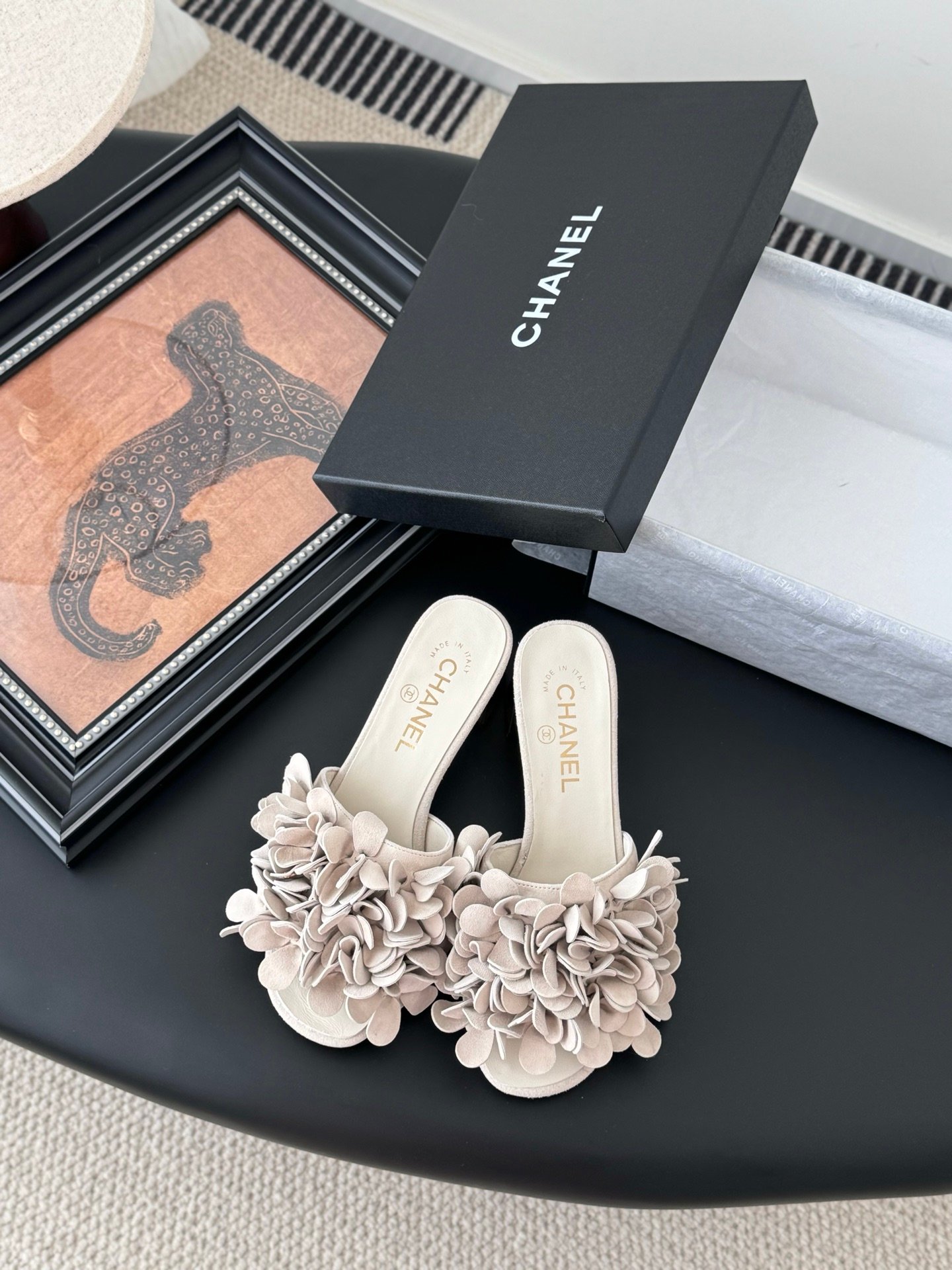 CHANEL Woman