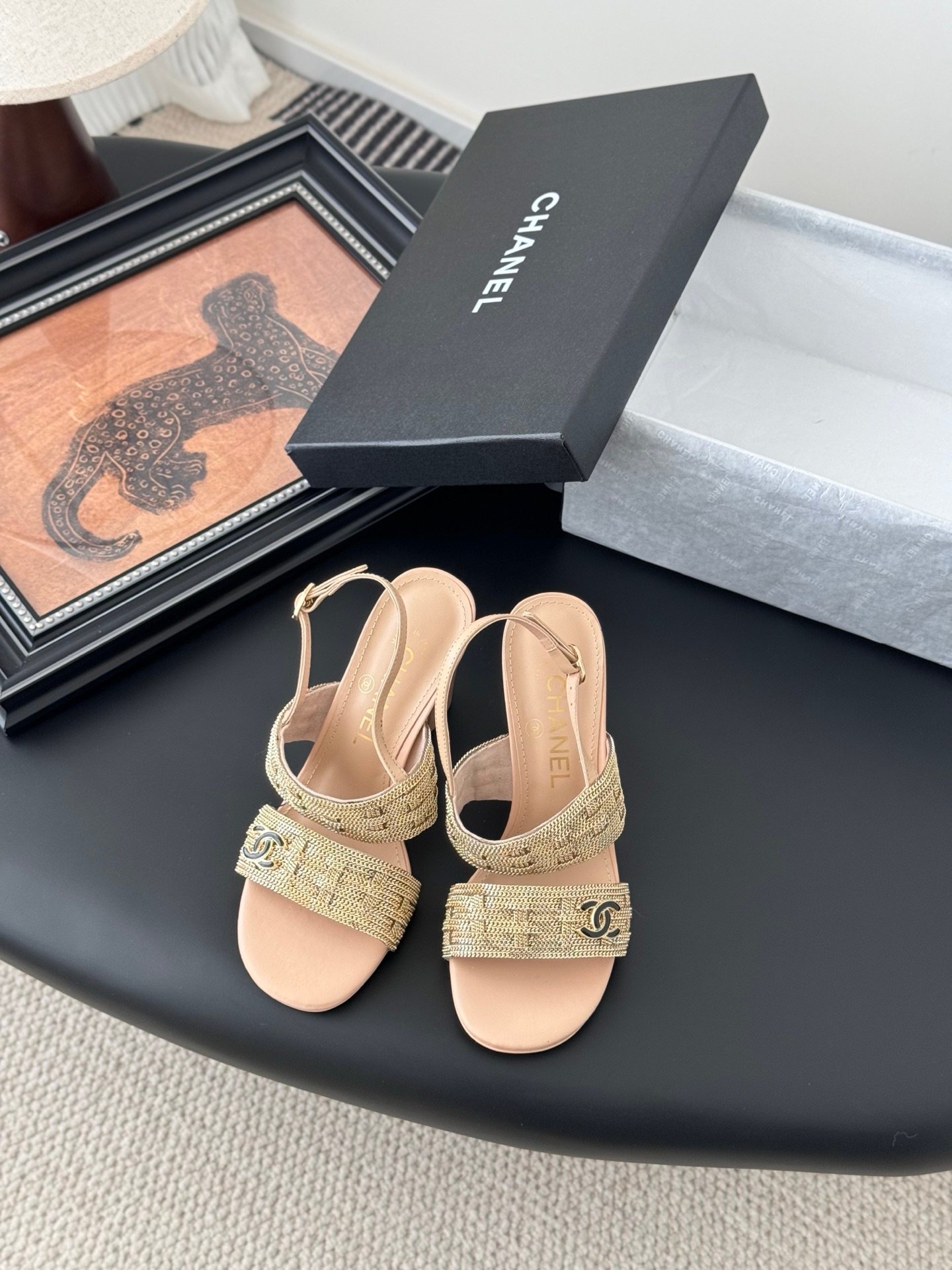 CHANEL Woman