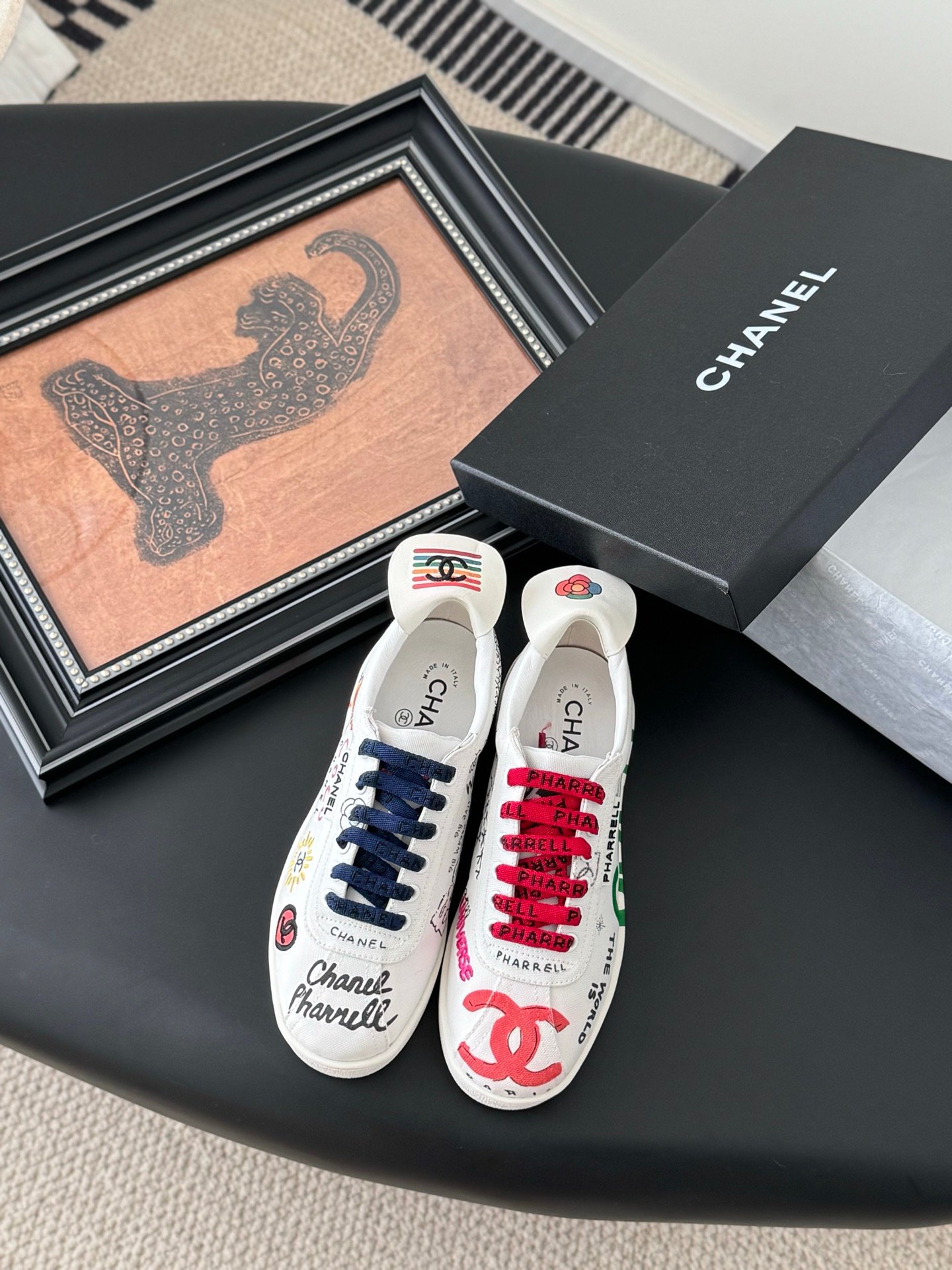 CHANEL Woman