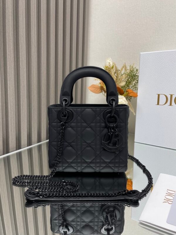 DIOR