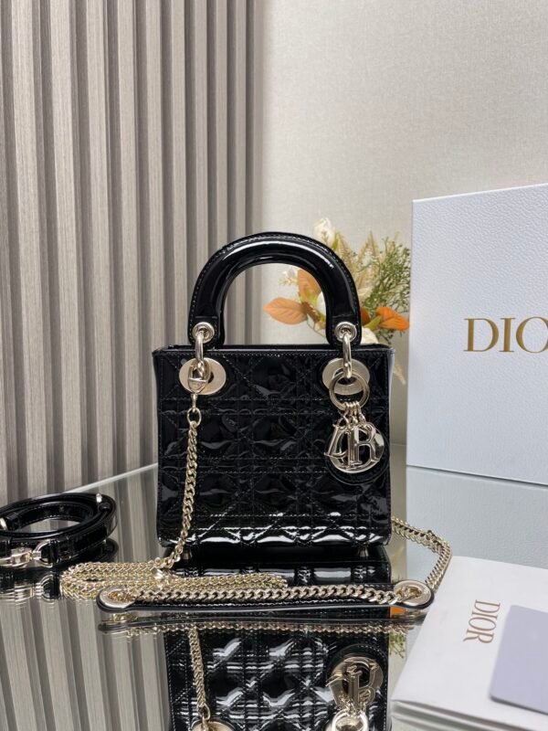 DIOR