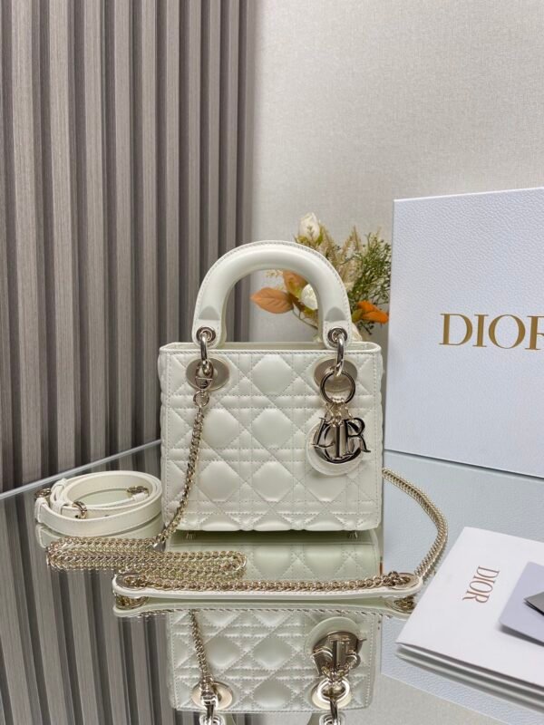 DIOR