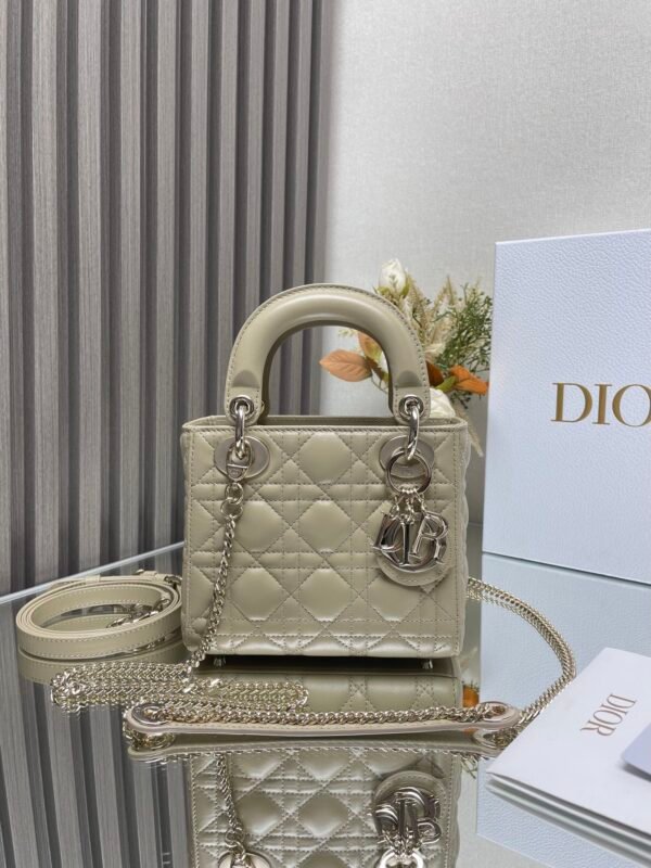 DIOR