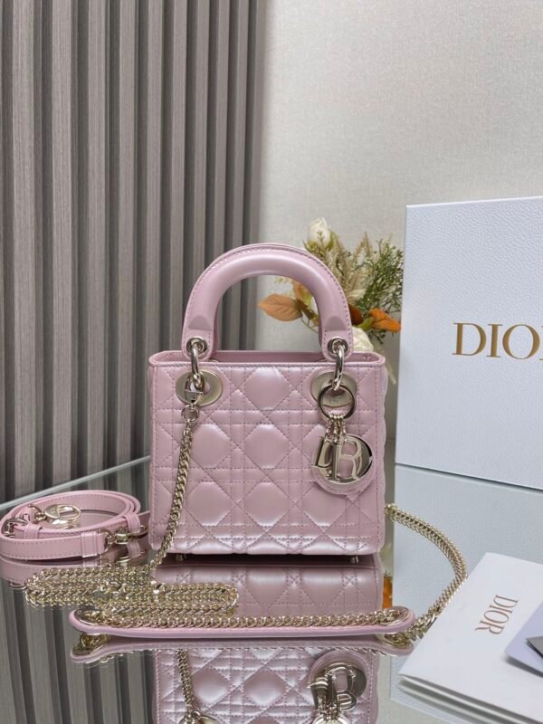 DIOR