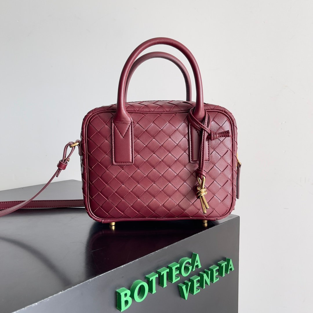BOTTEGA VENETA