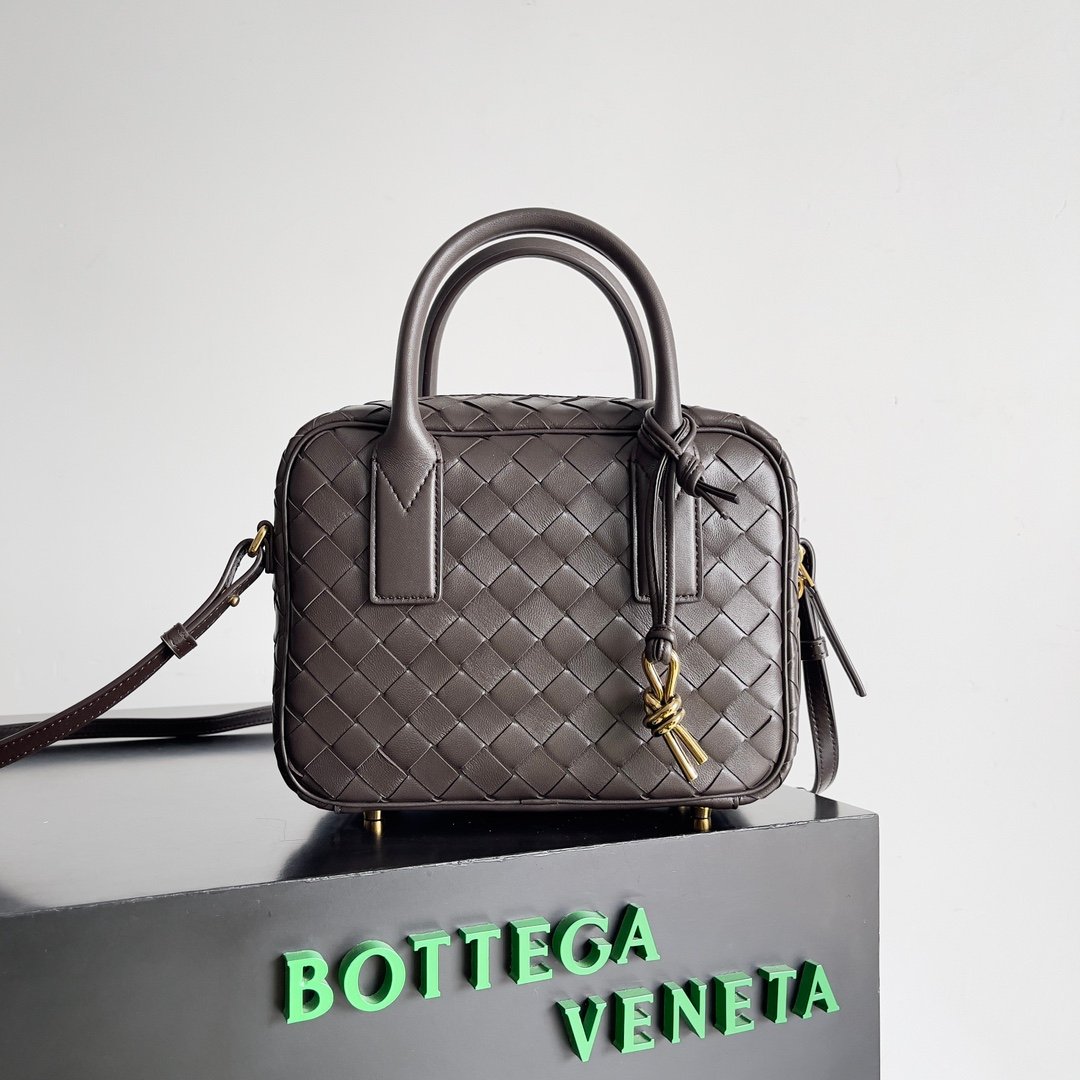 BOTTEGA VENETA