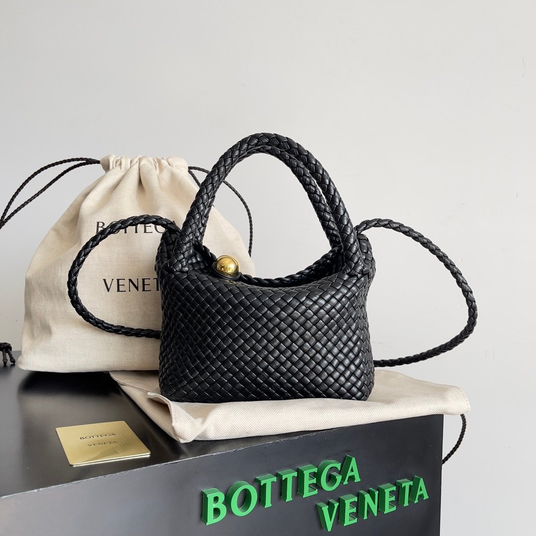BOTTEGA VENETA