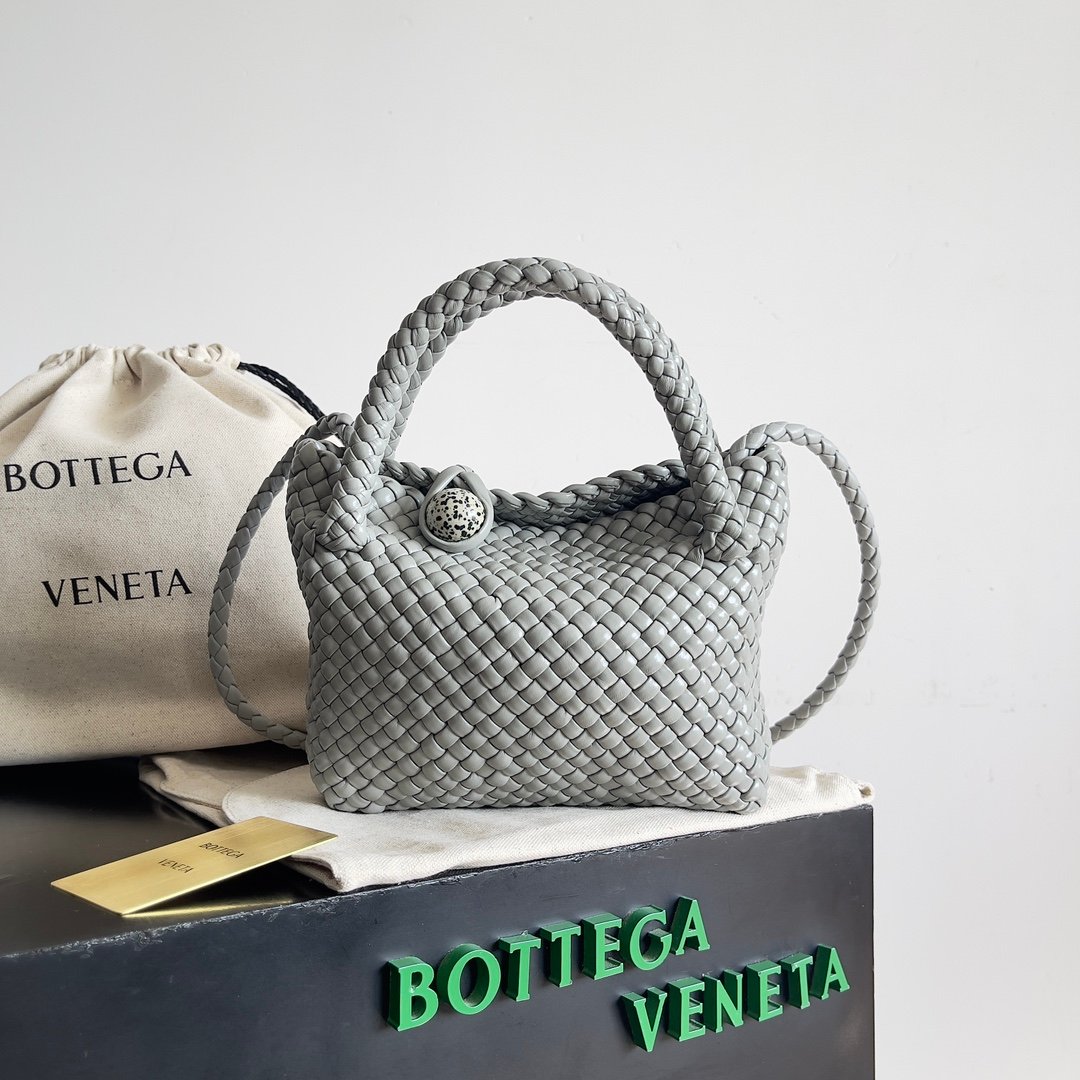 BOTTEGA VENETA