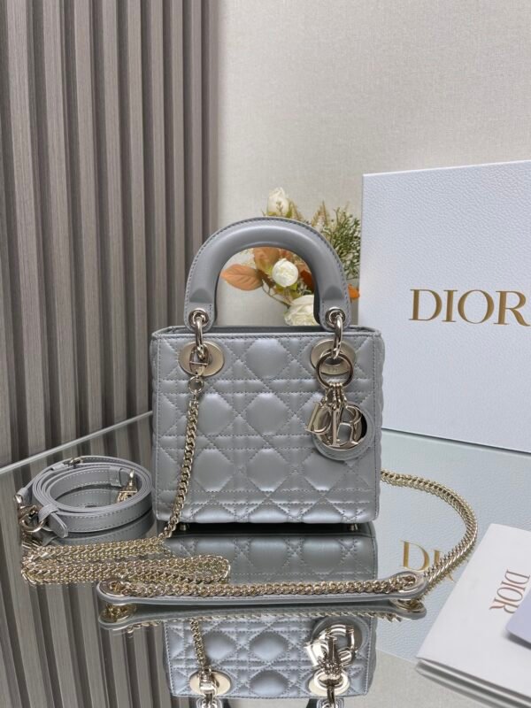 DIOR