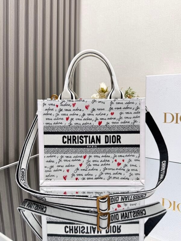 DIOR