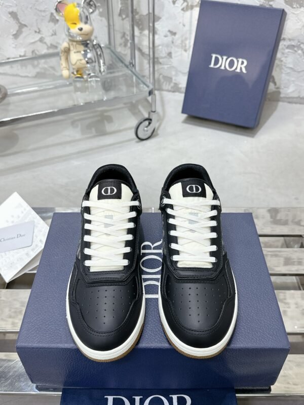 Dior women
