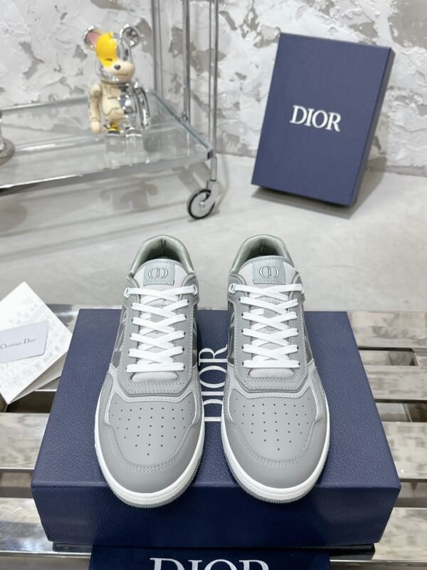 Dior women