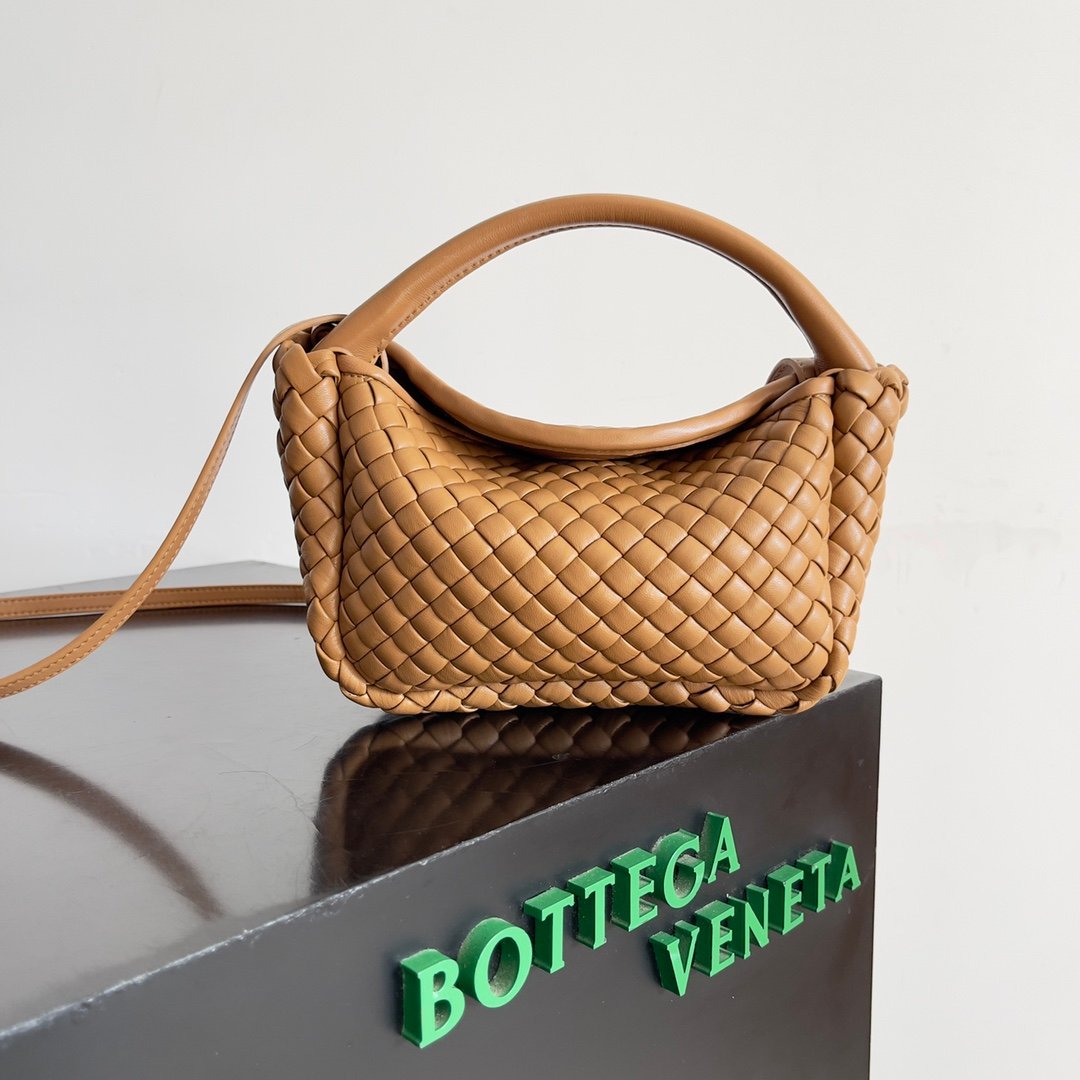 BOTTEGA VENETA