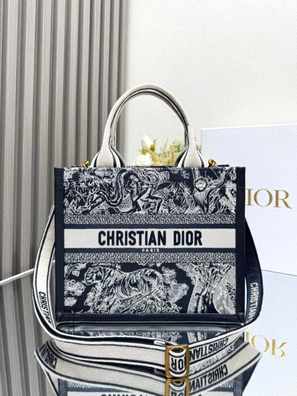 DIOR