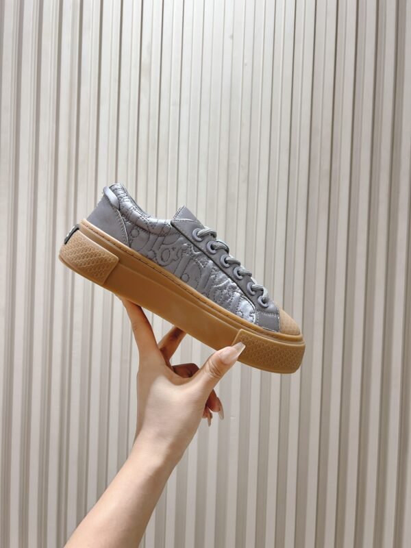 Dior women