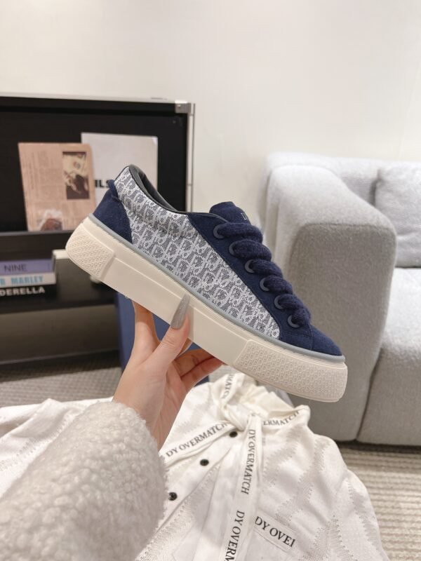 Dior women