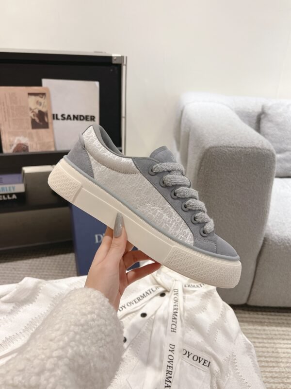 Dior women