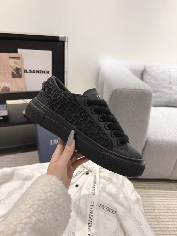 Dior women