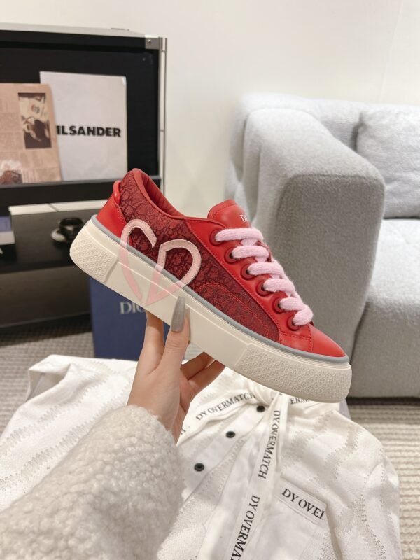 Dior women