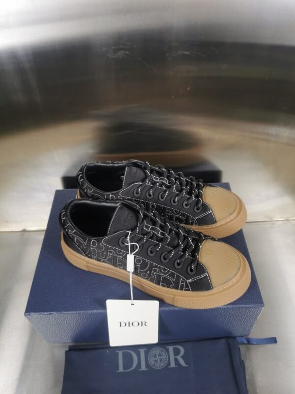 Dior women