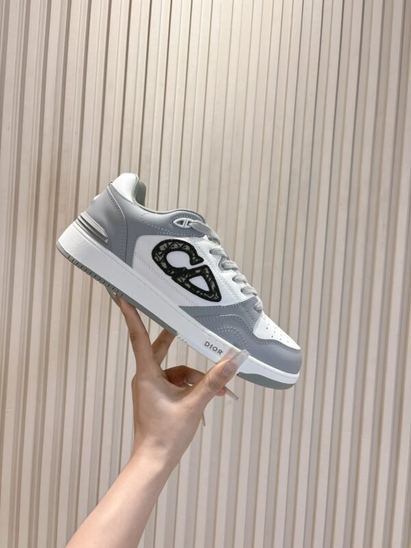 Dior women