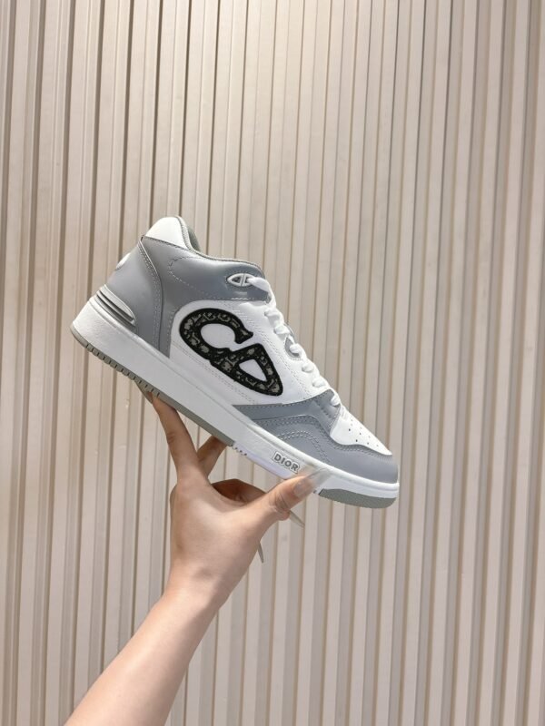 Dior women