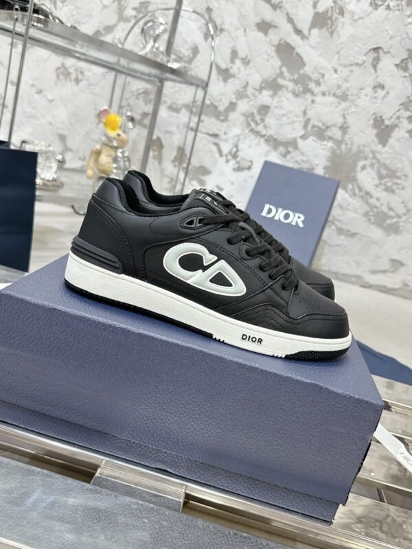 Dior women
